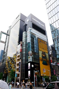 都市繁华商业街高楼建筑