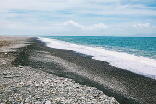 黑砾石海岸
