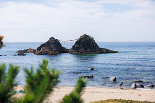 海边双岩美景