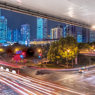 城市夜景车流与繁华建筑