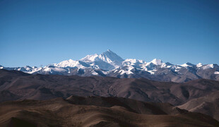 壮丽雪山景观