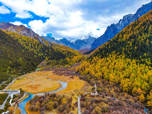 秋日山谷美景