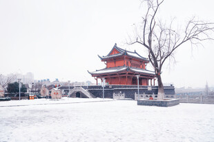 雪中古亭景