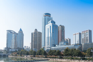 现代都市高楼建筑群景观
