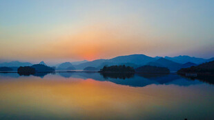 湖畔日落美景