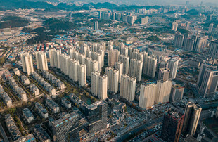 俯瞰林立的城市高楼
