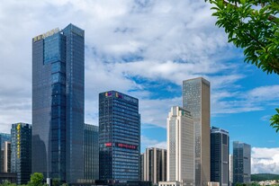 都市高楼林立的天际线