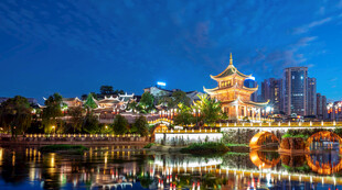 夜景璀璨江景与楼阁