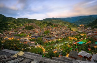 苗寨黄昏美景