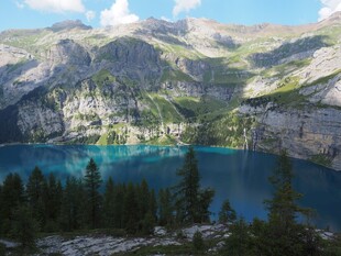 高山蓝湖美景