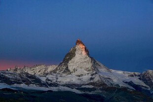 马特洪峰壮丽雪山景观