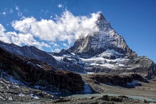 马特洪峰壮丽雪山景观