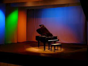钢琴