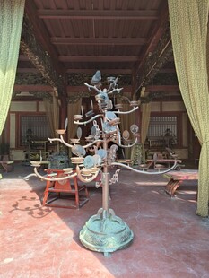 室内精美雕塑艺术品展示