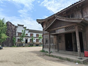 古朴乡村老建筑