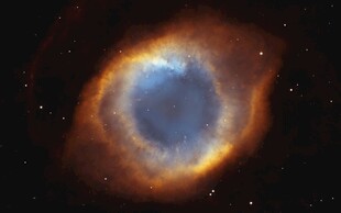 神秘宇宙中的绚丽星云