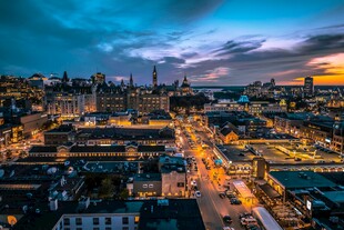 城市黄昏夜景璀璨风光