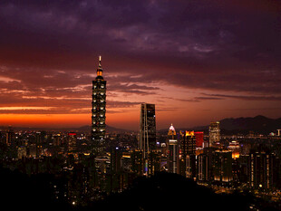 台北城市黄昏天际线美景