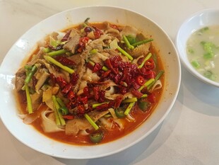 香辣牛肚烩面
