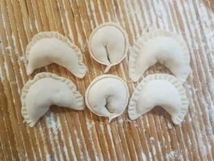 手工制作的美味饺子