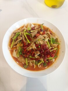 麻烦牛肚烩面