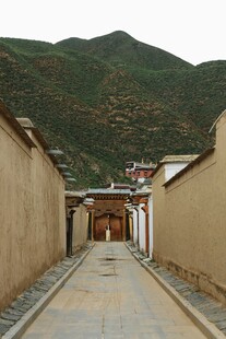 古巷通远山