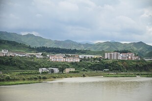 江边城镇风光