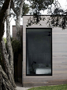 现代简约风庭院小屋一角