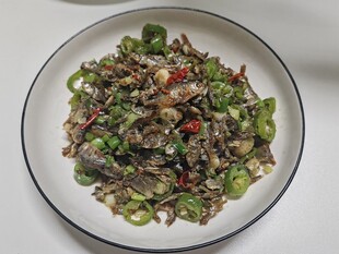 青椒炒小鱼