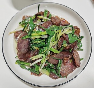 蒜苗炒肉