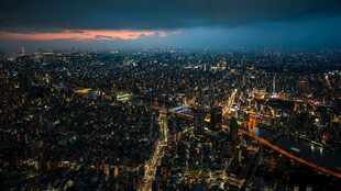 城市夜景俯瞰图