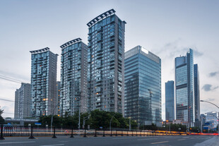 都市高楼林立的壮丽景观