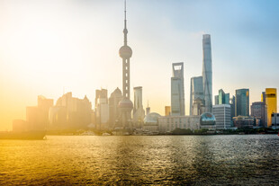 上海外滩璀璨城市天际线