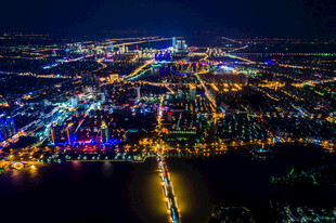 城市璀璨夜景俯瞰图