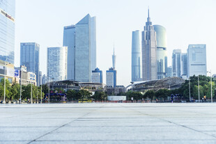 现代都市广场与摩天大楼