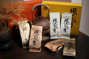 传统茶具与茶叶展示