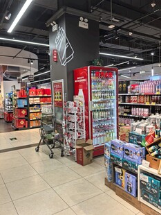 超市酒水区域