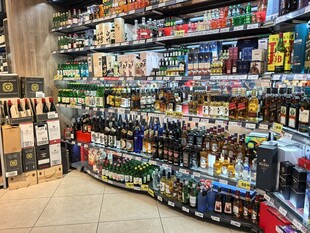 超市名酒展区
