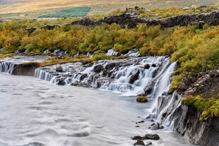 山间溪流小瀑布自然美景