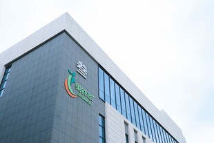 现代风格企业大楼外观