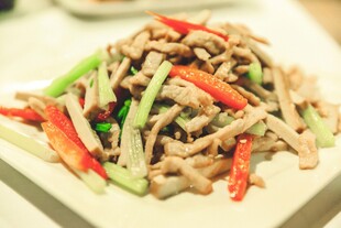 彩椒炒肉丝