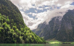 壮丽山水间的自然美景