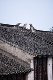 中式古建筑屋顶一角