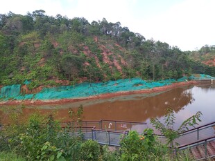 河岸施工景观