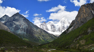 壮丽高山美景