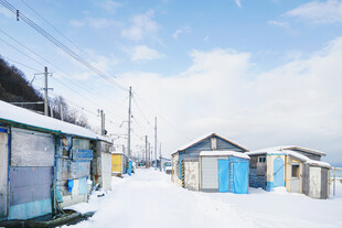 雪中小屋风景