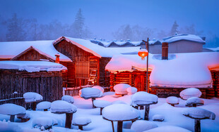 雪覆木屋