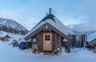 雪中小木屋