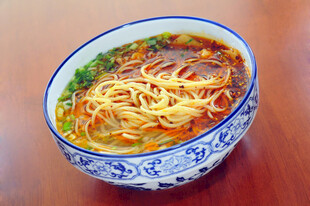 热汤面