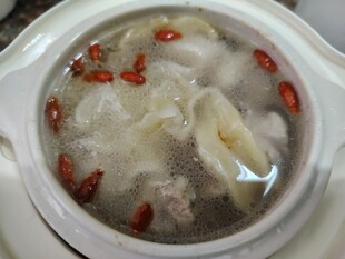 鱼胶排骨汤
